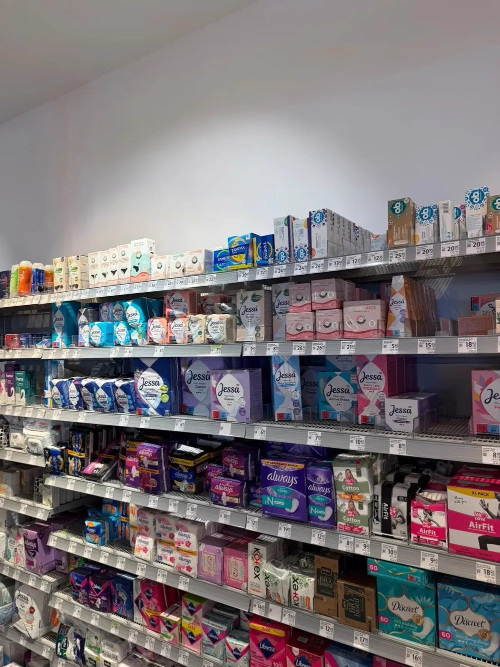 Produse Femieko expuse într-un magazin, fotografie din arhiva brandului