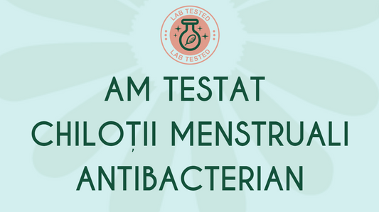 Grafică Femi.Eko® cu mesajul „Am testat chiloții menstruali antibacterian”, pe fundal cu floare stilizată.