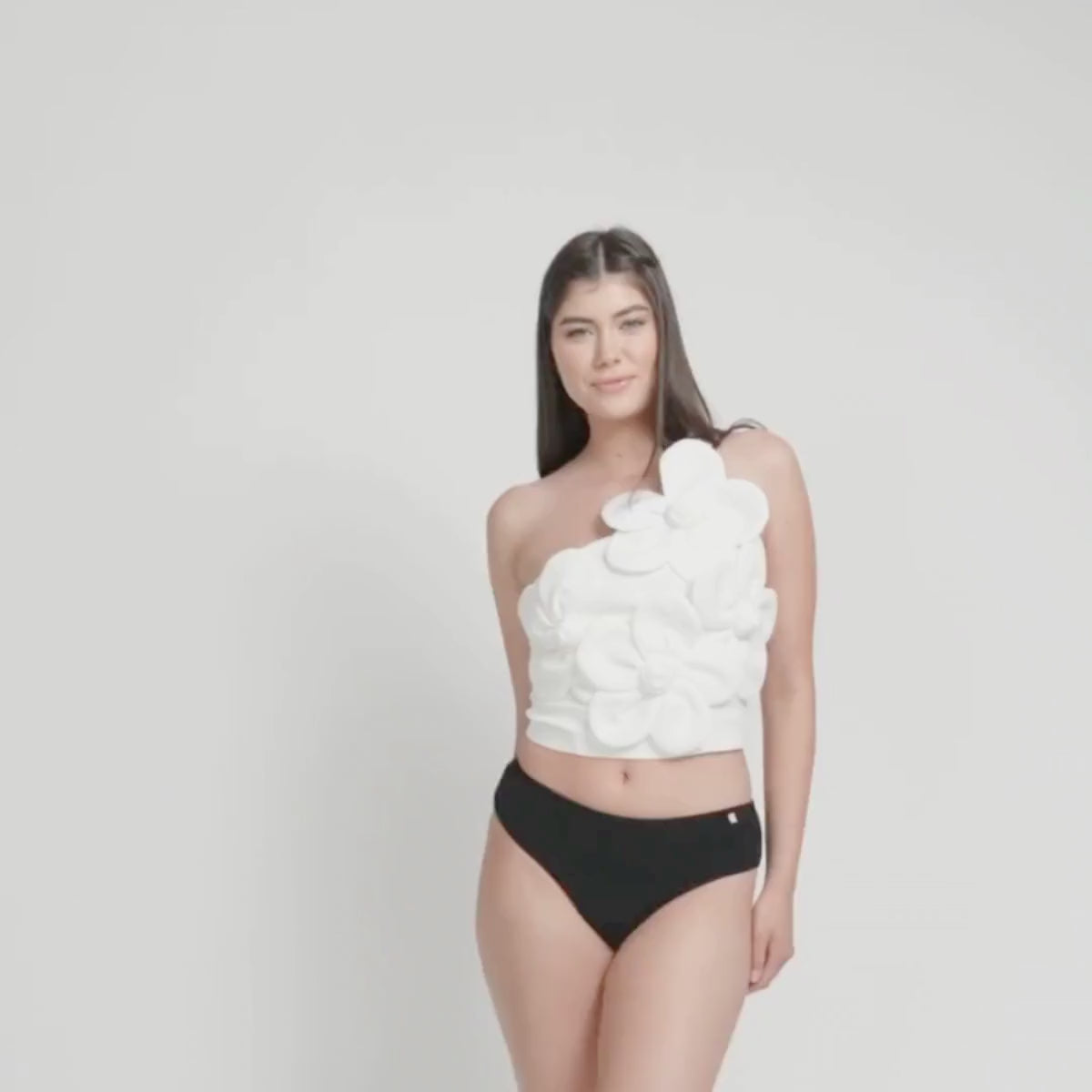 Încărcă videoclipul: Ava | Chiloți menstruali | Brazilian | Negru